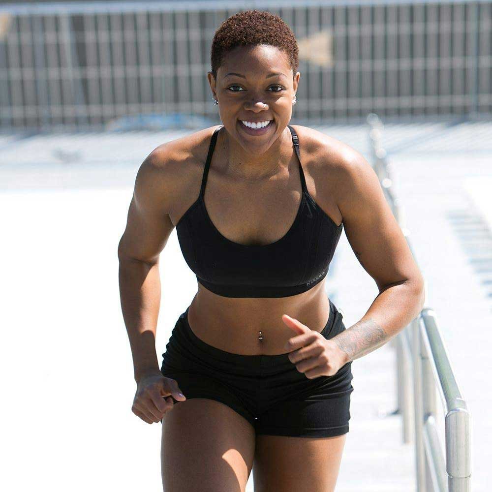 femme sportive en train de courir
